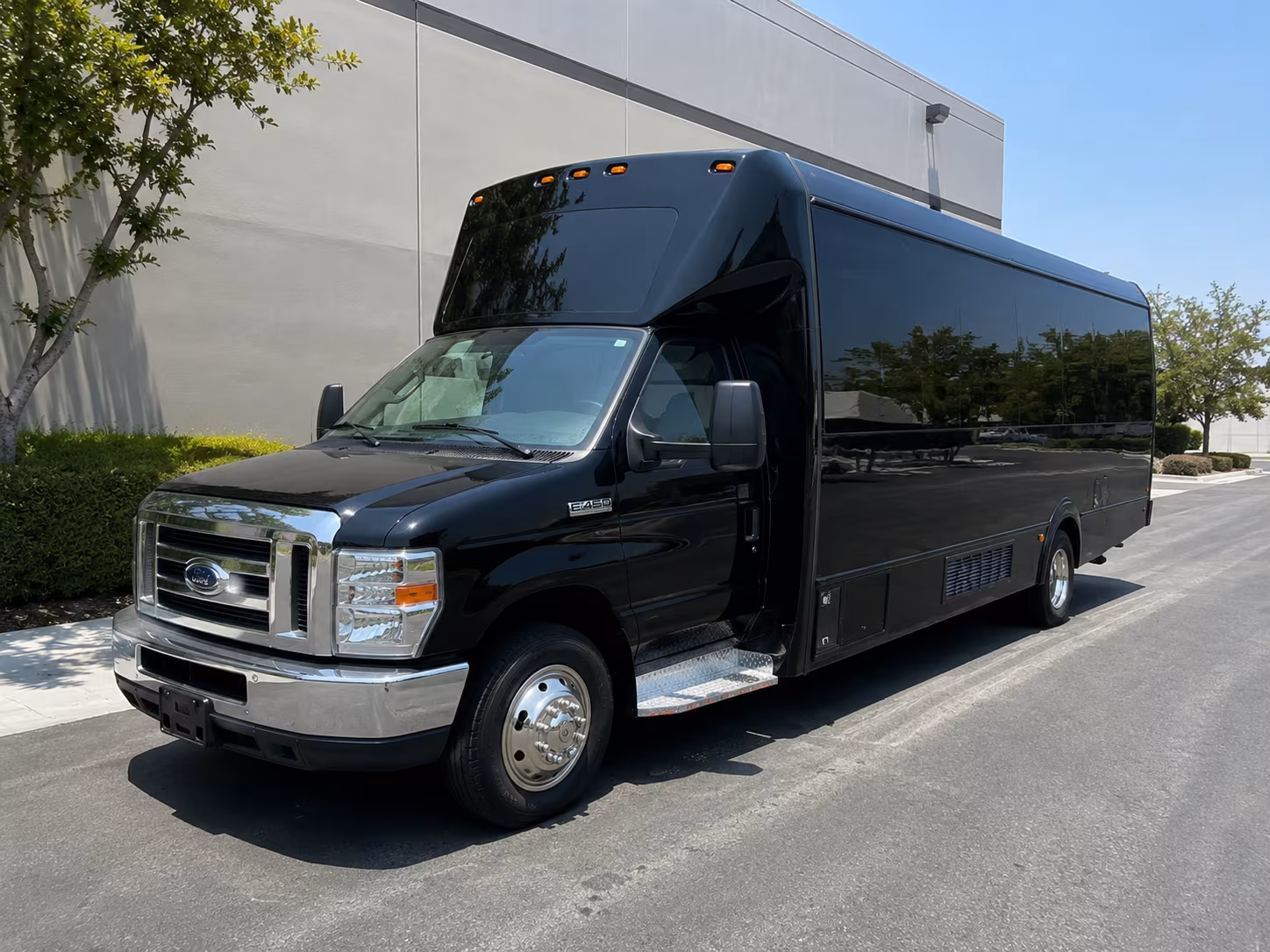 affordable springfield prom party bus prices split across your group